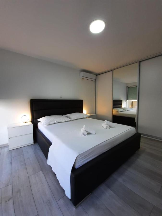 Vice Apartment Omis Bagian luar foto