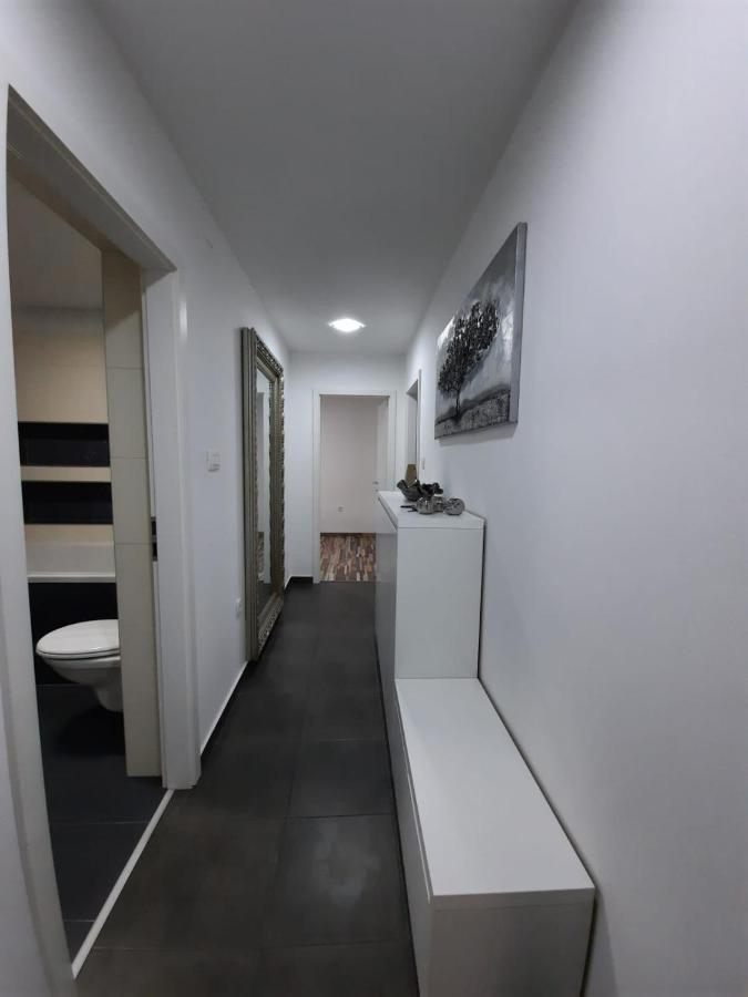 Vice Apartment Omis Bagian luar foto